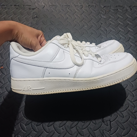 Nike Air Force White Men Sneakers - Picture 7 of 11